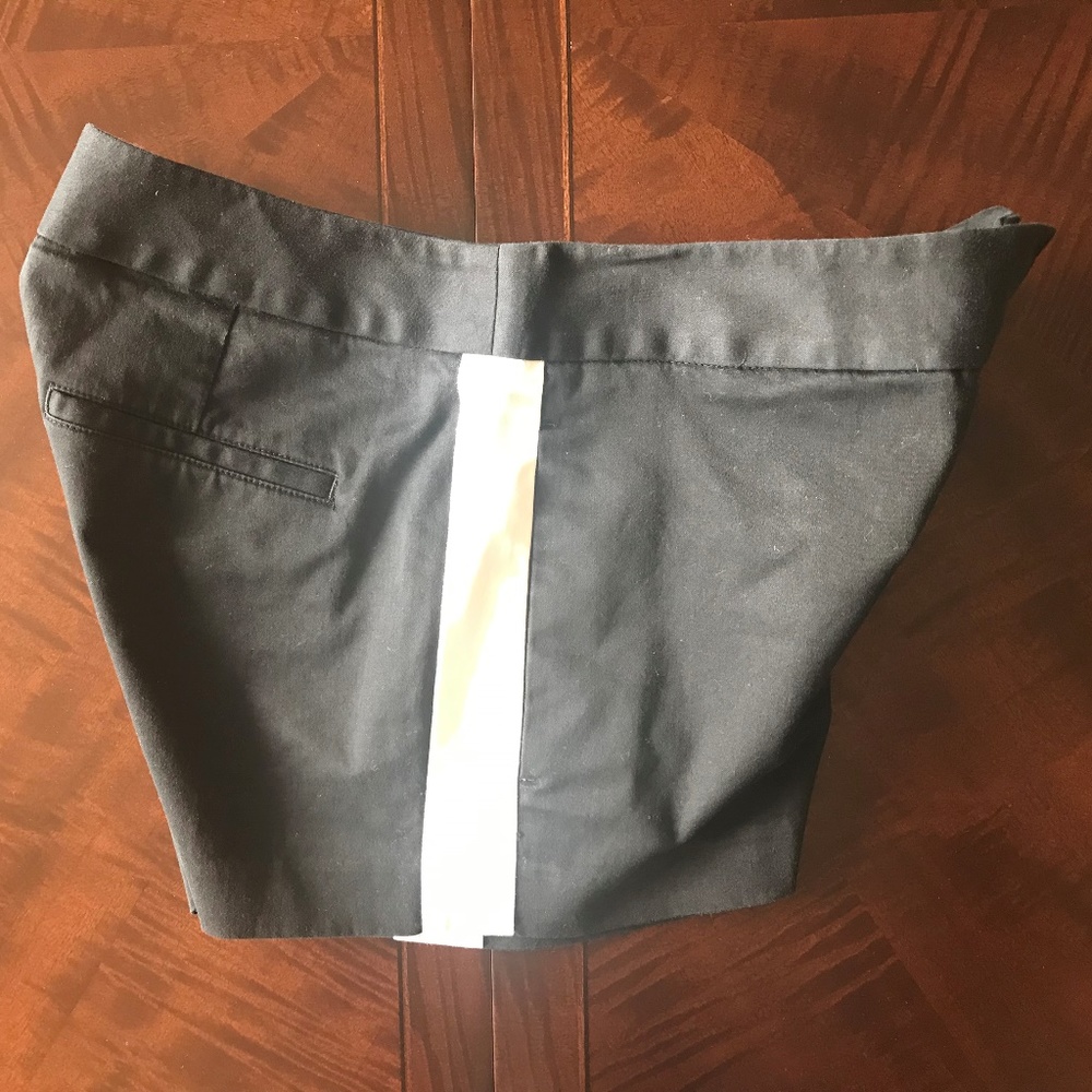 Express Shorts - Picture 3 of 6